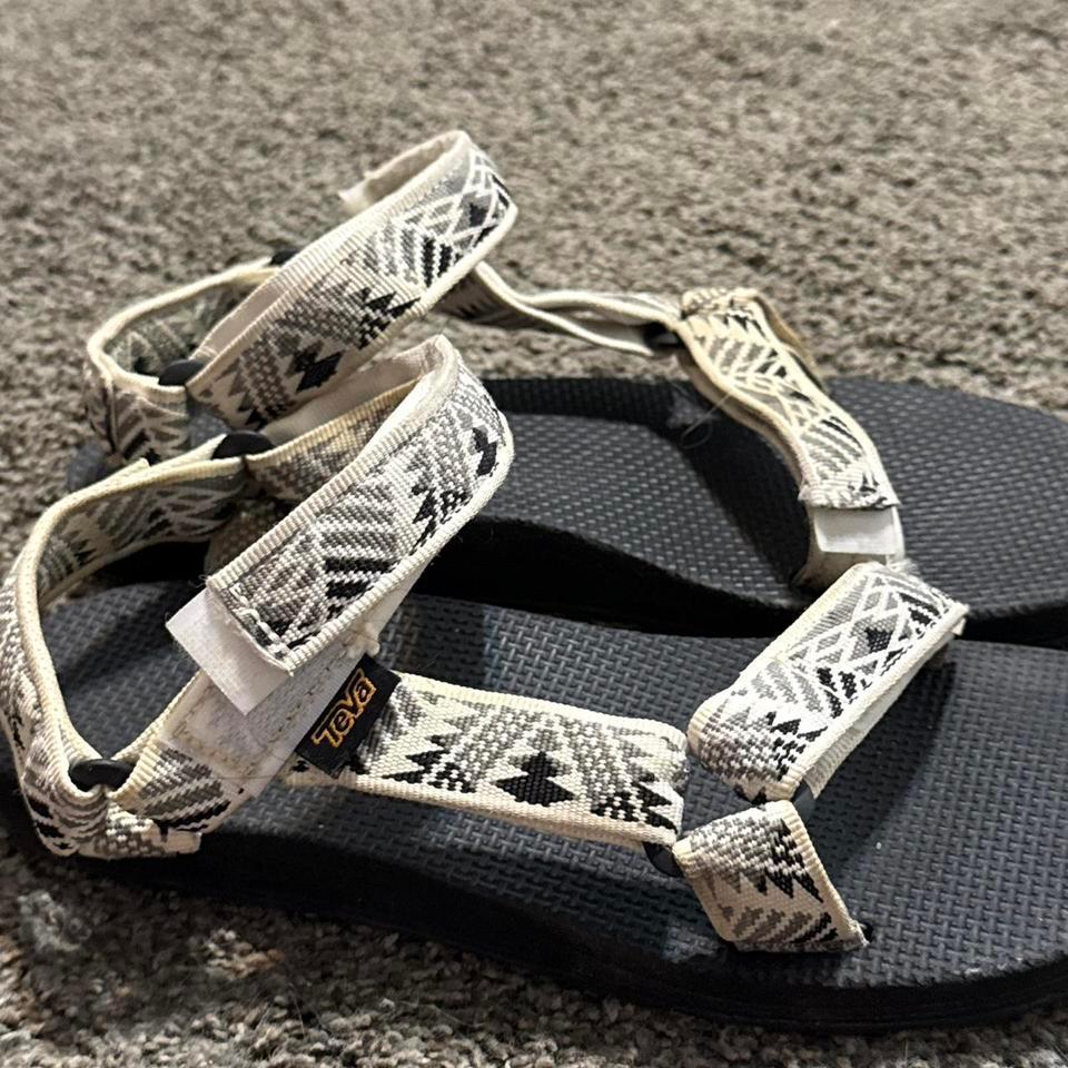 Womens Teva Sandals Need A 2