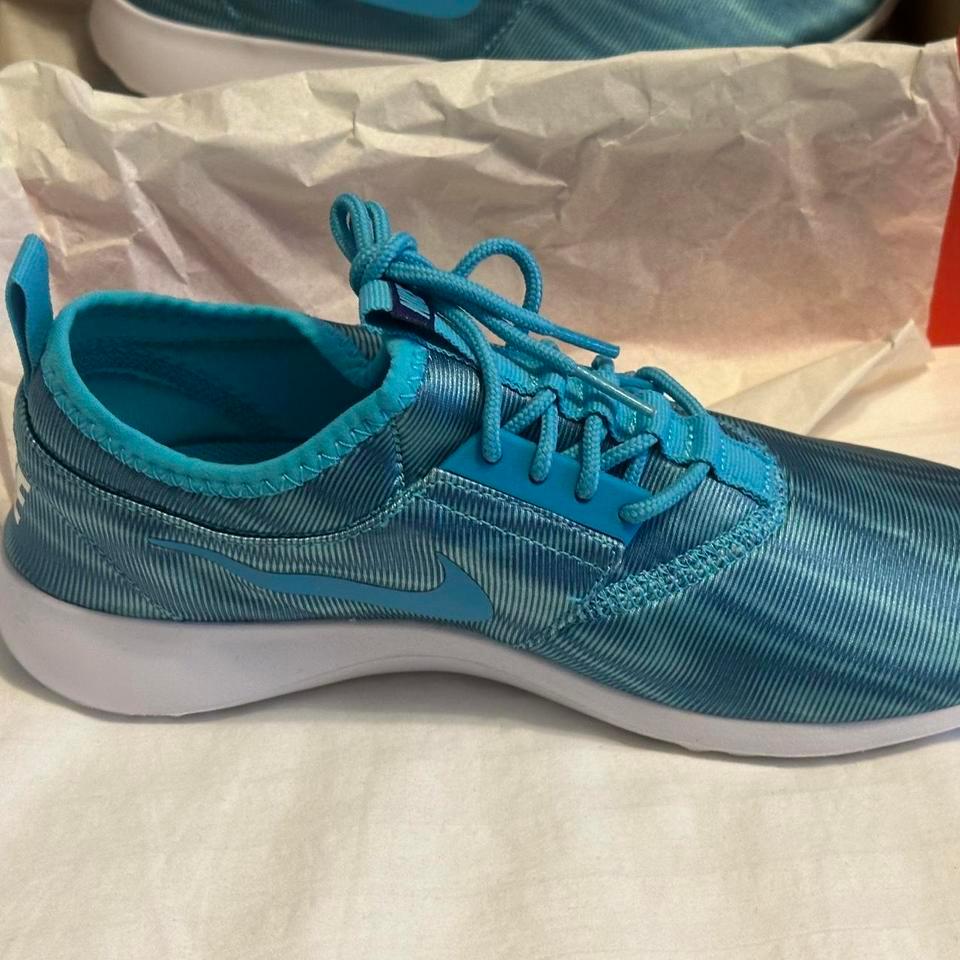 Womens Nike Juvenate Print Running 4