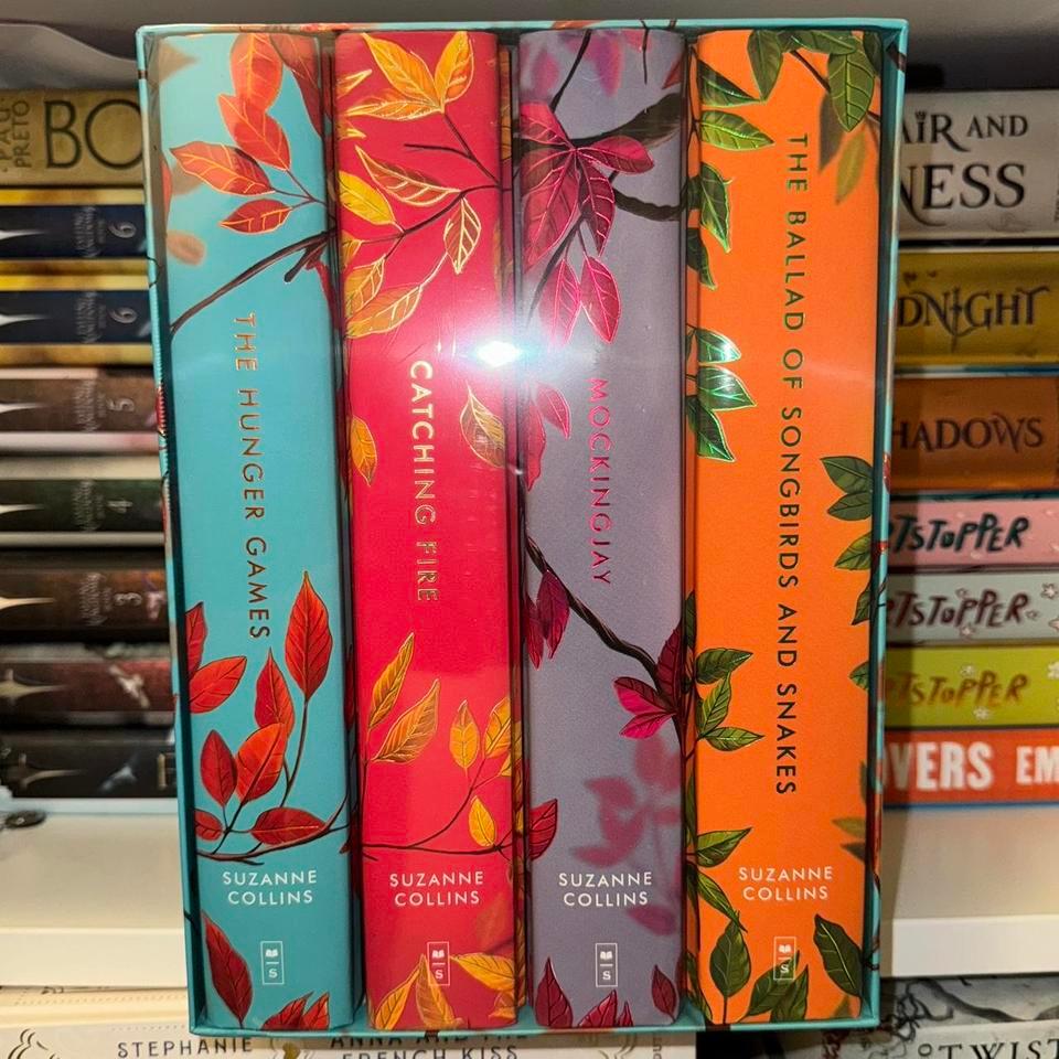 Hunger Games Series Deluxe Collection