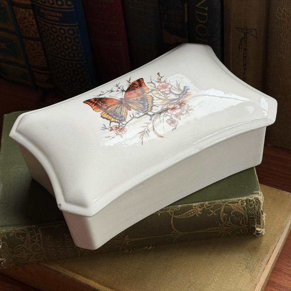 Vintage Ceramic Butterfly Trinket Box 4a16 4