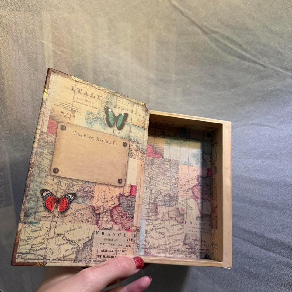 Secret Stash Bookbox Vintage Look 8c97