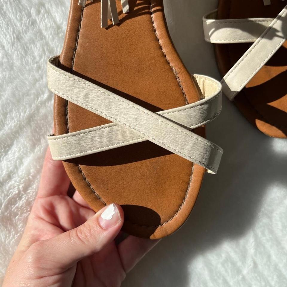 Tan And Cream Sandals With 7