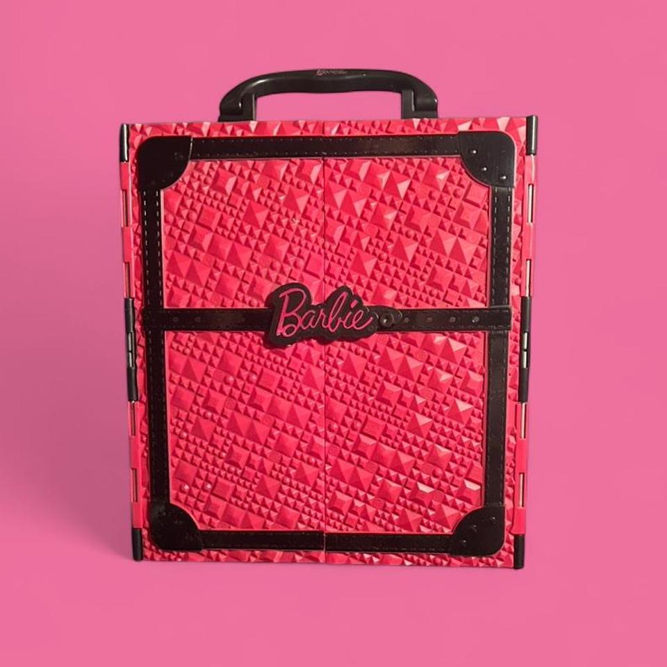 2011 Barbie Dress Up Wardrobe Box