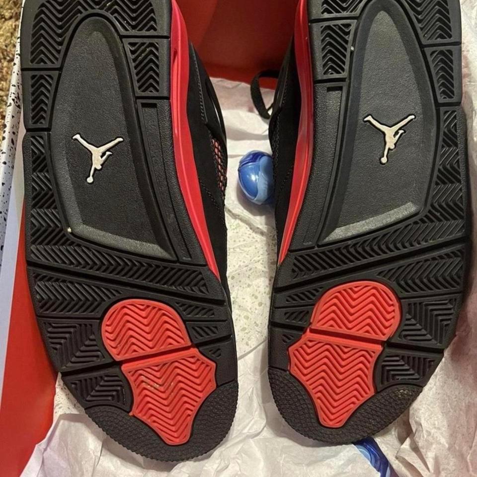 Jordan 4 Red Thunders Used 4