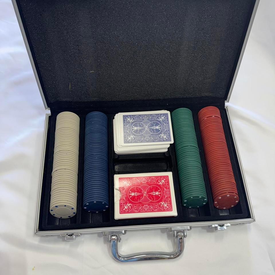 Poker Chip Set With Cards 0372