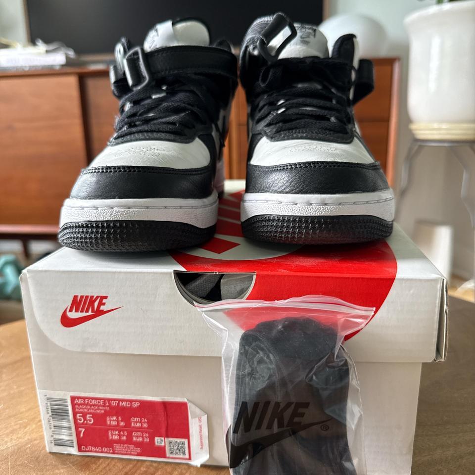 Nike Air Force 1 Mid 2