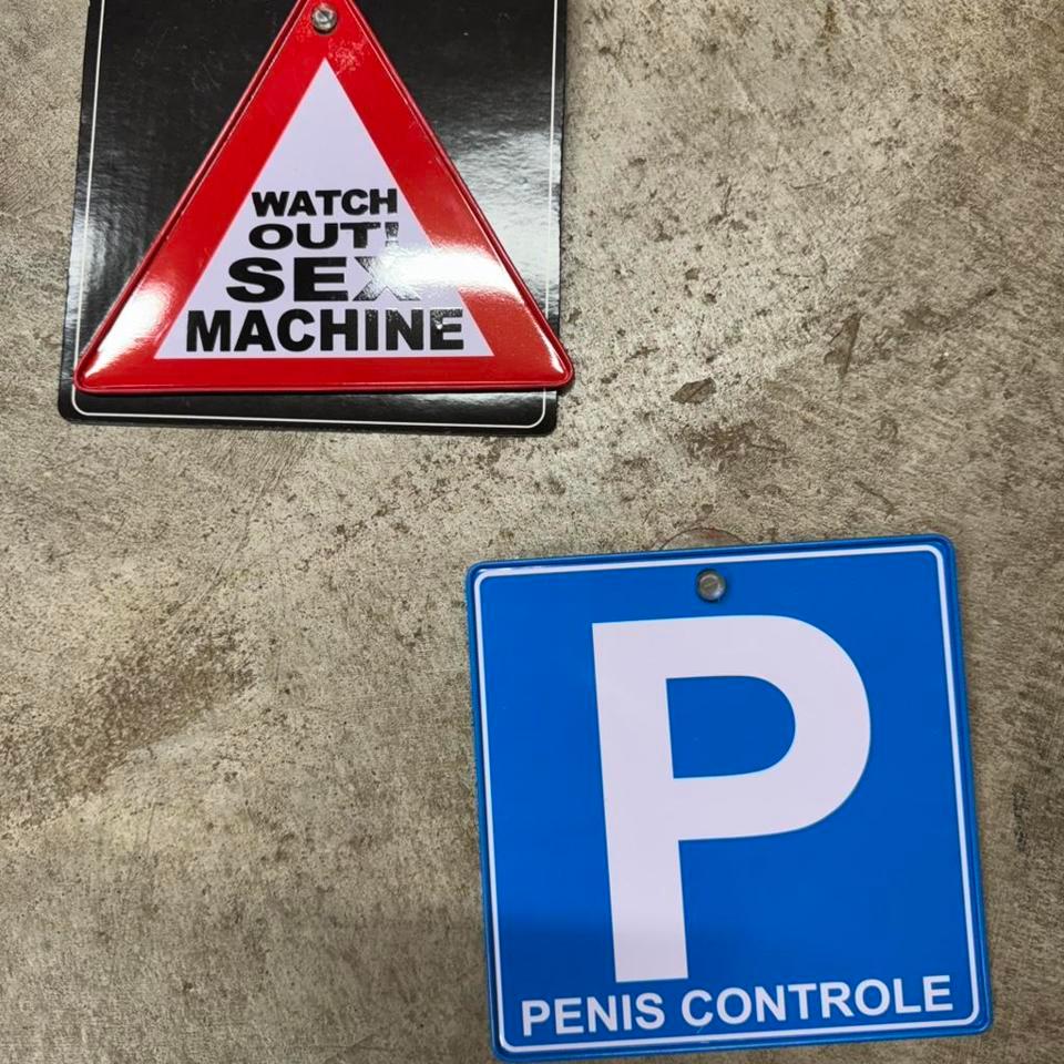Funny Metal Signs With Suction 5edd