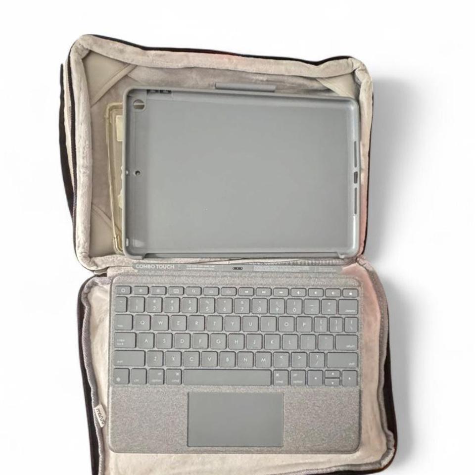 Logitech Ipad Case With Keyboard A8e3