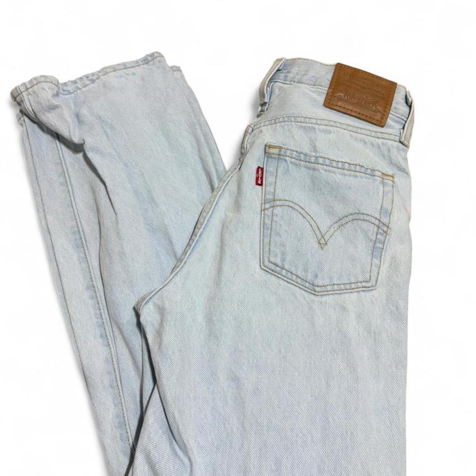 Levis Light Wash Straight Leg 55ef