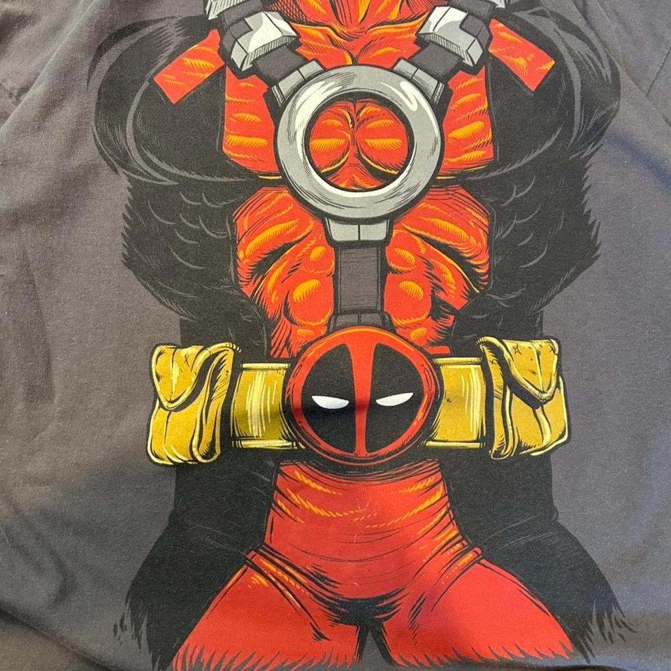 2011 Marvel Deadpool Grey Tee 044a 2