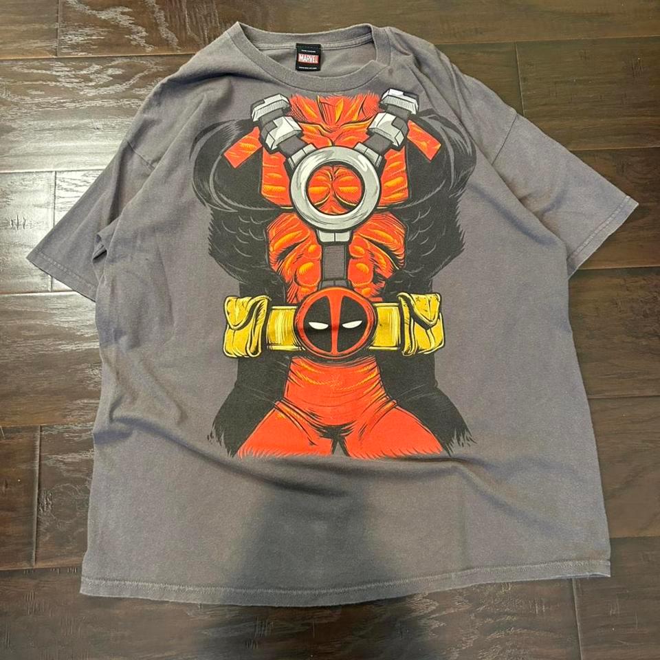 2011 Marvel Deadpool Grey Tee 044a