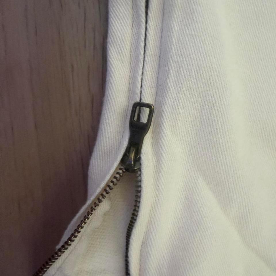 Lv White Monogram Detail Carpenter Bb53 6