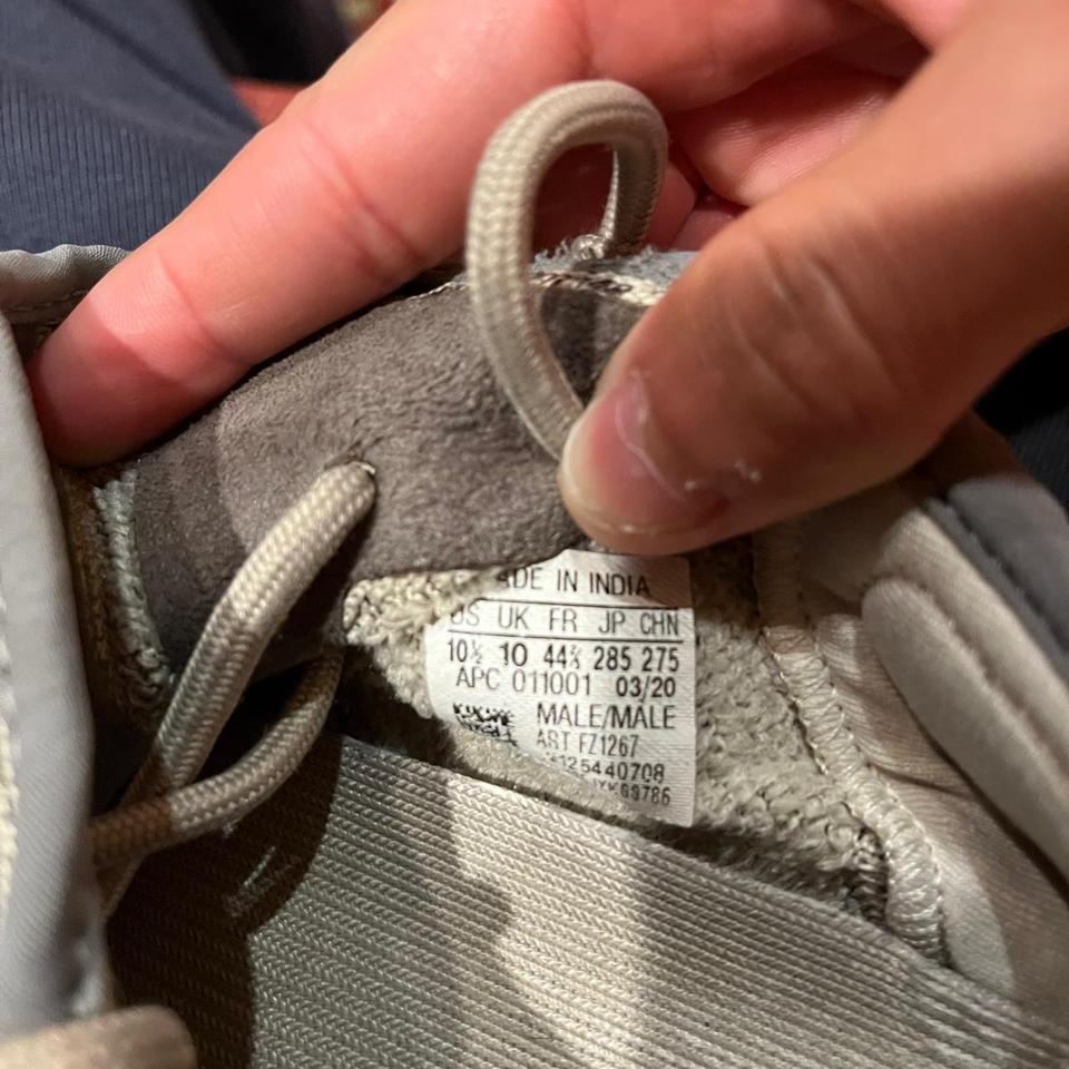 Yeezy Boost 350 V2 1529 4