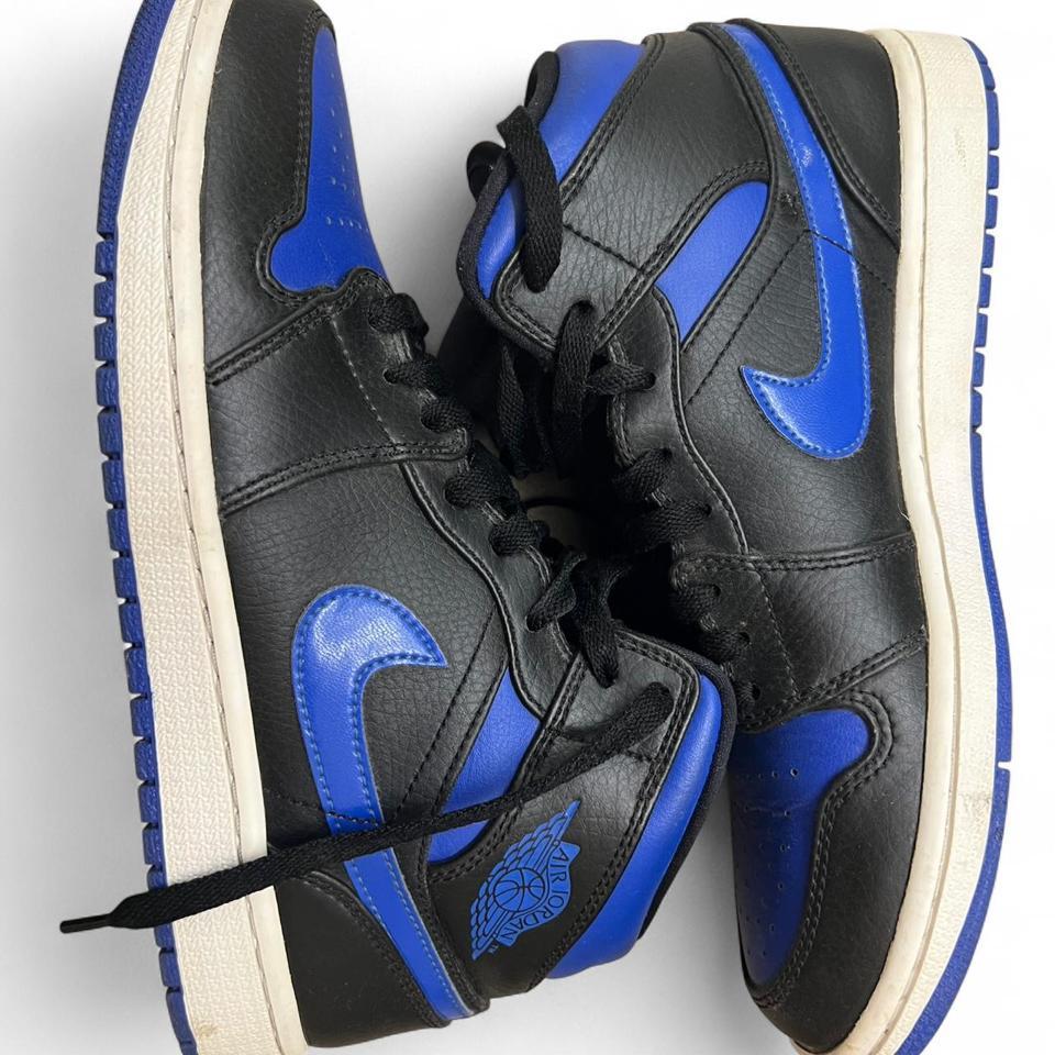Jordan 1 Mid Black 4999 2