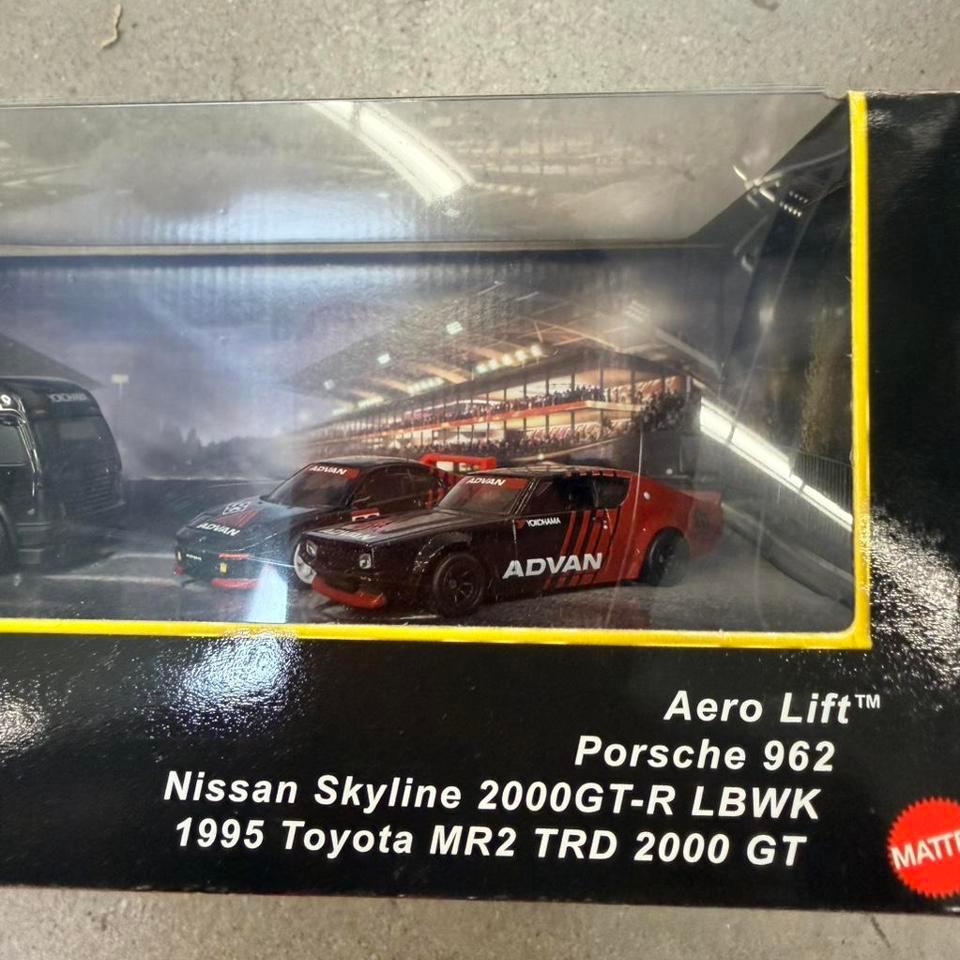 Hot Wheels Premium Transport Set 8904 3