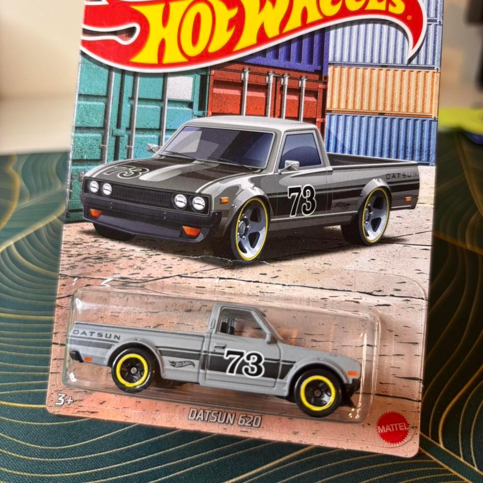 Hot Wheels Datsun 620 Pickup 3