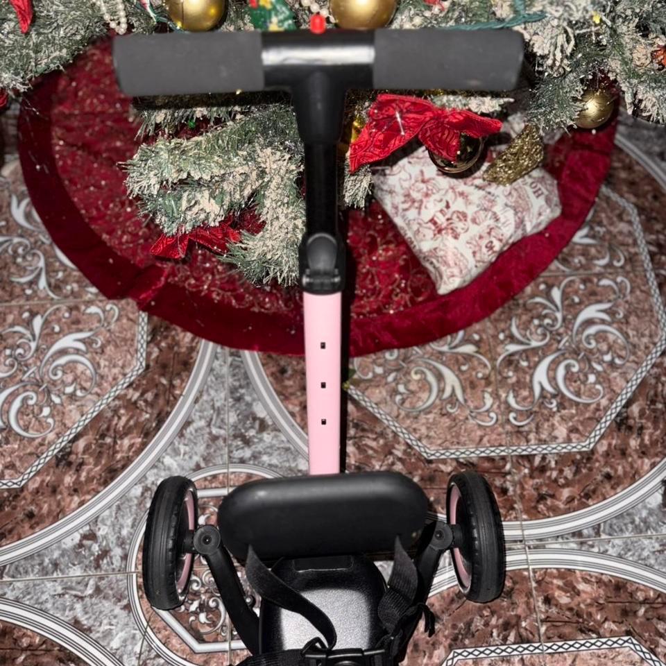 Pink Newyoo 5 In 1 Convertible Tricycle 5