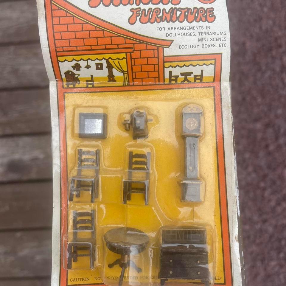 Vintage Dollhouse Furniture Set