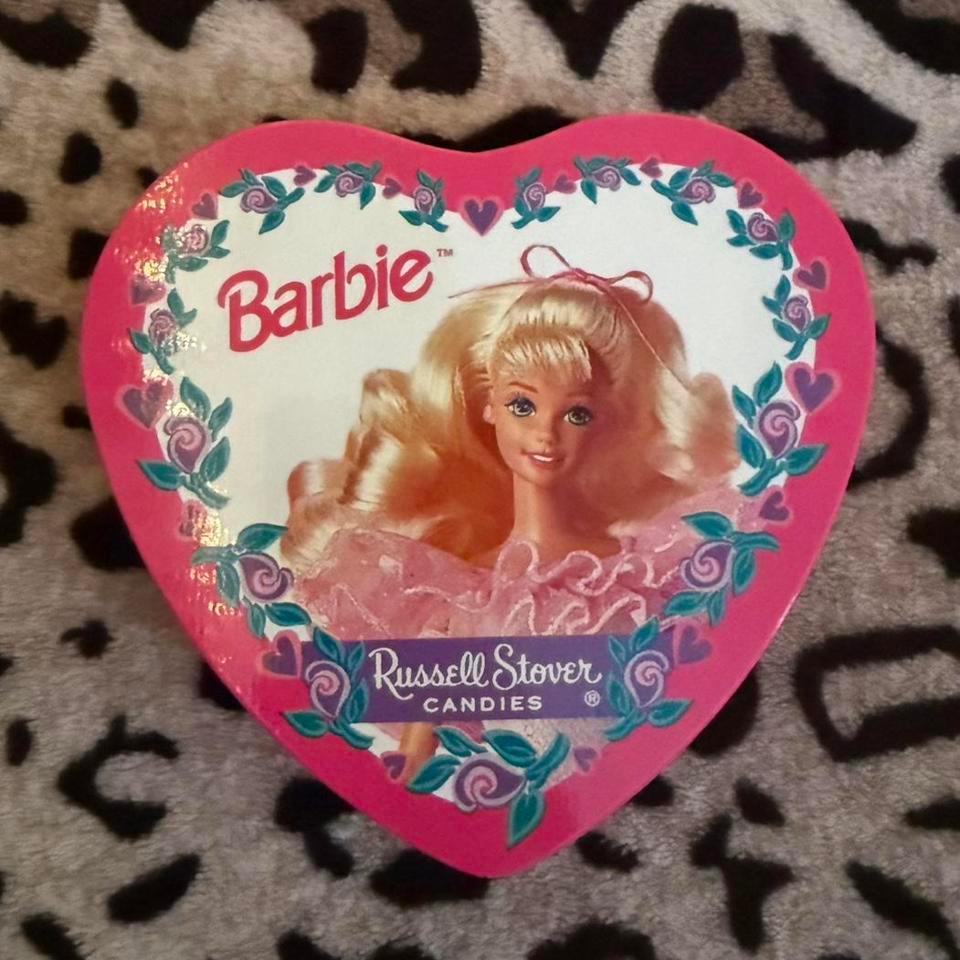 Vintage 1996 Barbie Heart Shaped 7946