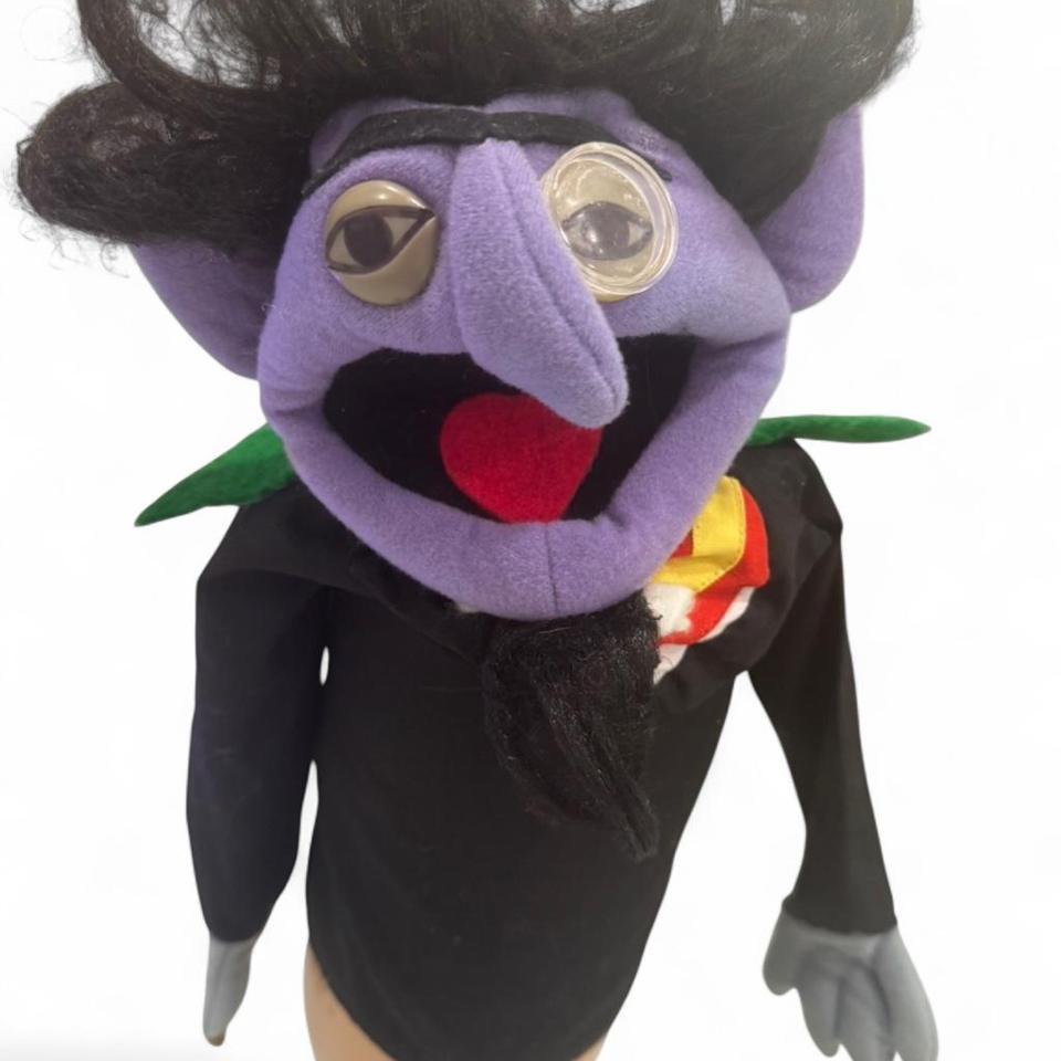 Vintage Purple And Black Count 8f30