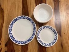 Corelle 12‑Piece Dinnerware Set – Cobalt Circles Plates & Pure White 18 oz Bowls
