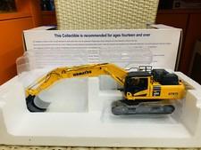 Komatsu PC490LC-11 Heavy Duty Excavator 1/50 DieCast UH8120 New in Original Box