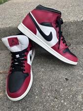 Nike Air Jordan 1 Mid Chicago Black Toe Men’s Size 10 Excellent Condition 🔥💯