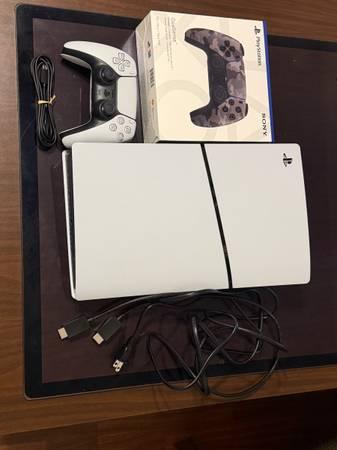 PS5 Slim Bundle (like new)