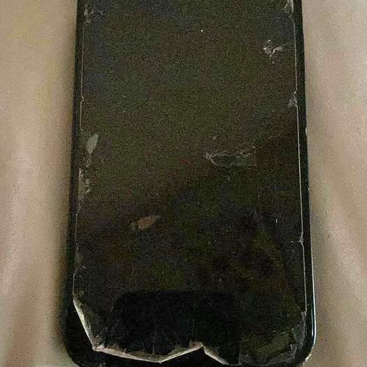 DOES NOT TURN ON Iphone 12