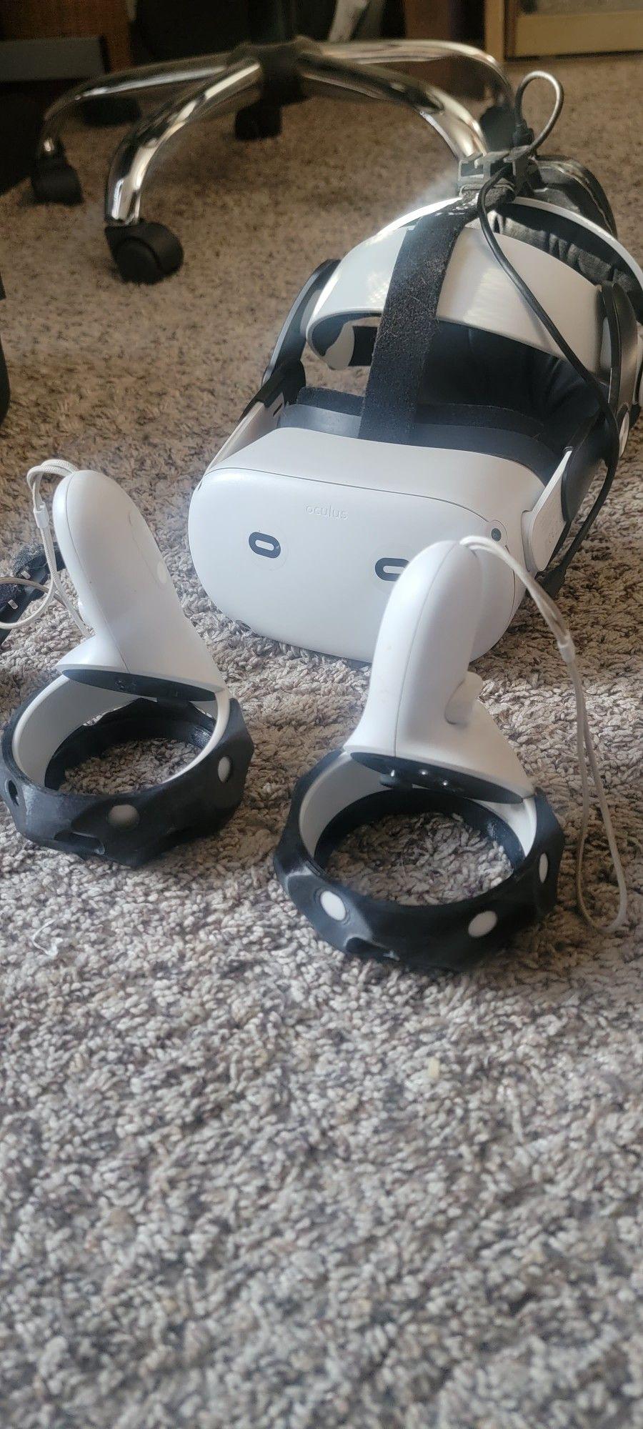 Quest 2 256 gb With Accessories (camera broken)